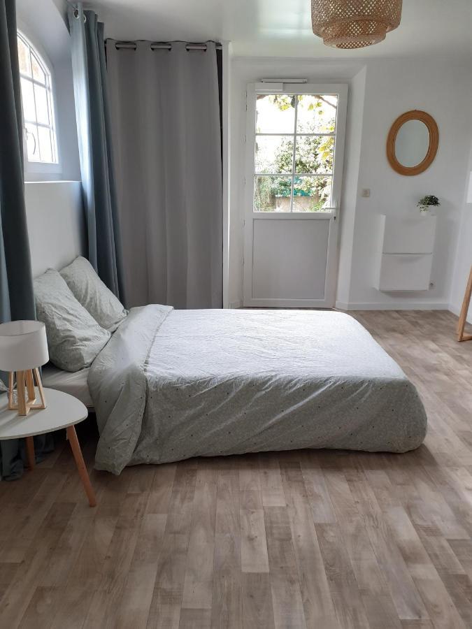 Superbe Grand Studio Tout Confort Avec Exterieur Poussan Eksteriør billede