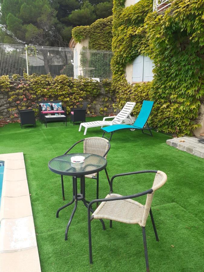 Superbe Grand Studio Tout Confort Avec Exterieur Poussan Eksteriør billede