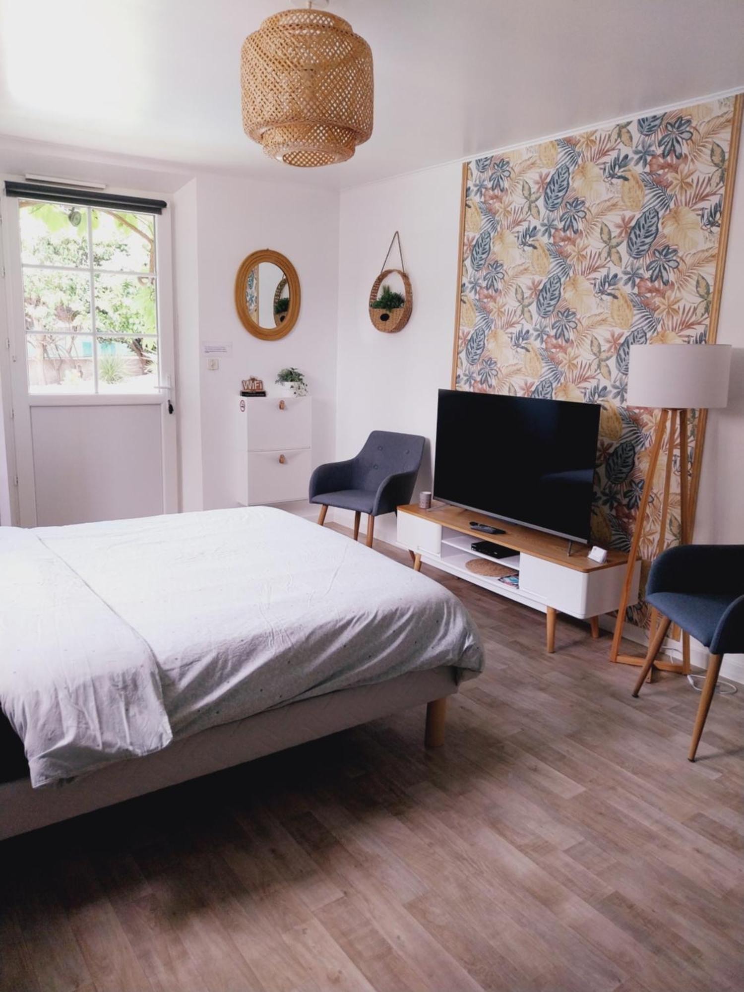 Superbe Grand Studio Tout Confort Avec Exterieur Poussan Eksteriør billede
