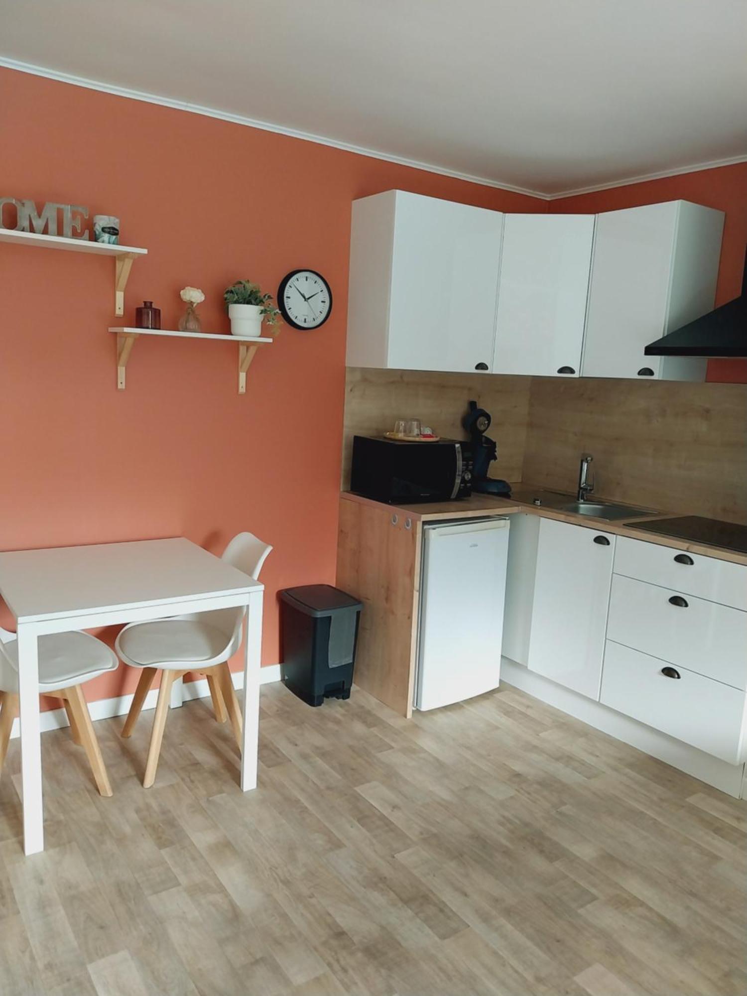Superbe Grand Studio Tout Confort Avec Exterieur Poussan Eksteriør billede